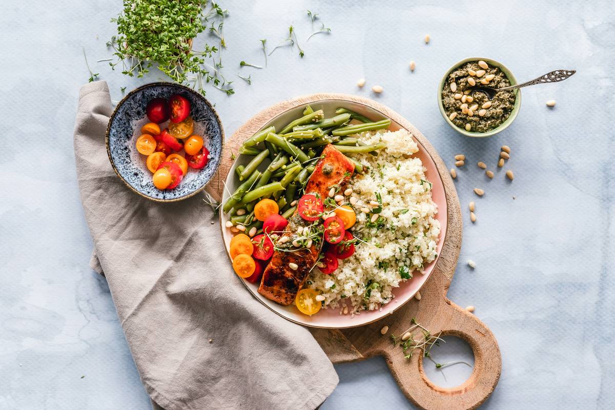 comparison of gut healing progress on bland diet to heal gut showing reduced bloating and improved digestion